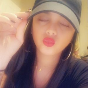 Meet your Posher, Ivette